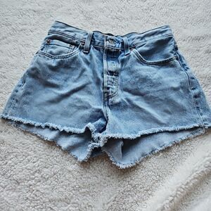 LEVIS 501 Womens High Rise Cut Off Denim‎ Shorts Size 28 Light Wash Frayed...